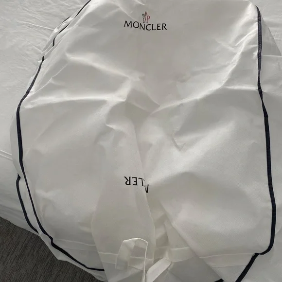 Moncler women’s maxi down coat - Picture 6 of 6